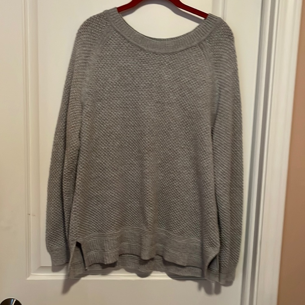 Old Navy Women’s Crewneck Sweater